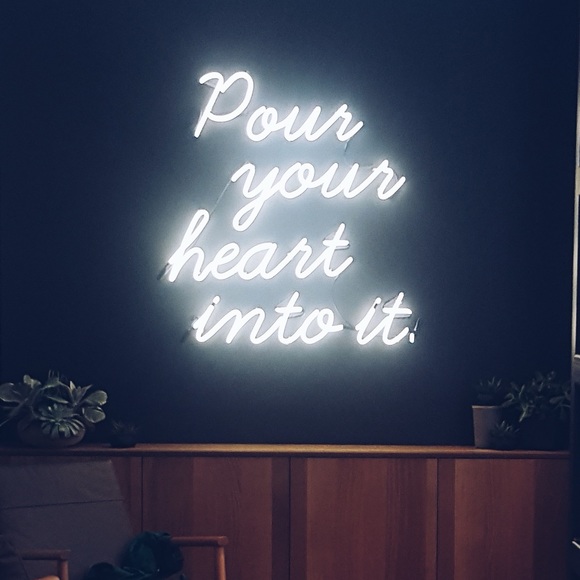 Meet your Posher, Cindy - Picture 3 of 6